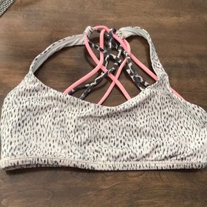 Women’s lululemon free to be wild bra